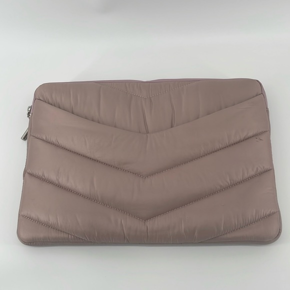 Caraa x Athleta Tech Pouch in Nouveau Rose A14 - Picture 1 of 10